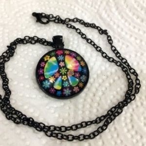 Groovy colorful peace sign necklace, NWOT